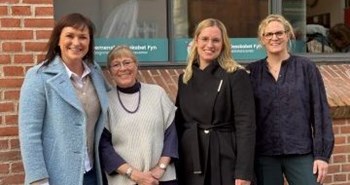 Tre ministre fra Venstre fik indblik i livet med demens over sang og smørrebrød