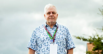 Demensramte John samler ind til  landsindsamlingen: “Jeg kan godt  love, at jeg går området tyndt”