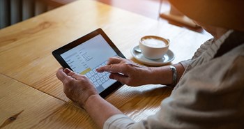 Alzheimerforeningen skal udvikle digitalt dagtilbud
