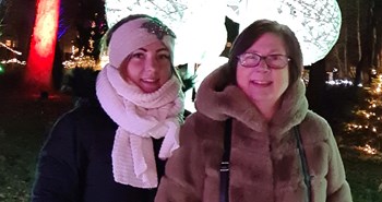 Sarahs mor har frontotemporal demens: ”Det er hårdt at acceptere, at den mor, jeg kendte, er forsvundet”