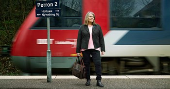 Karin er hovedperson i ny serie om demens: Jeg erklærede sygdommen krig