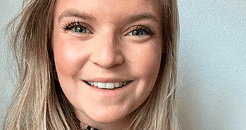 Julie er frivillig aktivitetsven: "Man gør en forskel"