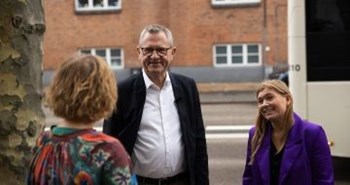 Minister og folketingsmedlem fik perspektiver på livet med demens og gik også et par tusind skridt