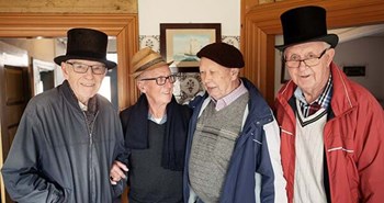 Styrk hjerne og velvære med socialt samvær